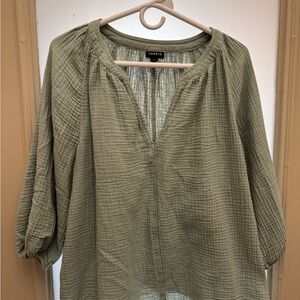 Torrid size 0X (plus size 14) sage green v neck gauze top